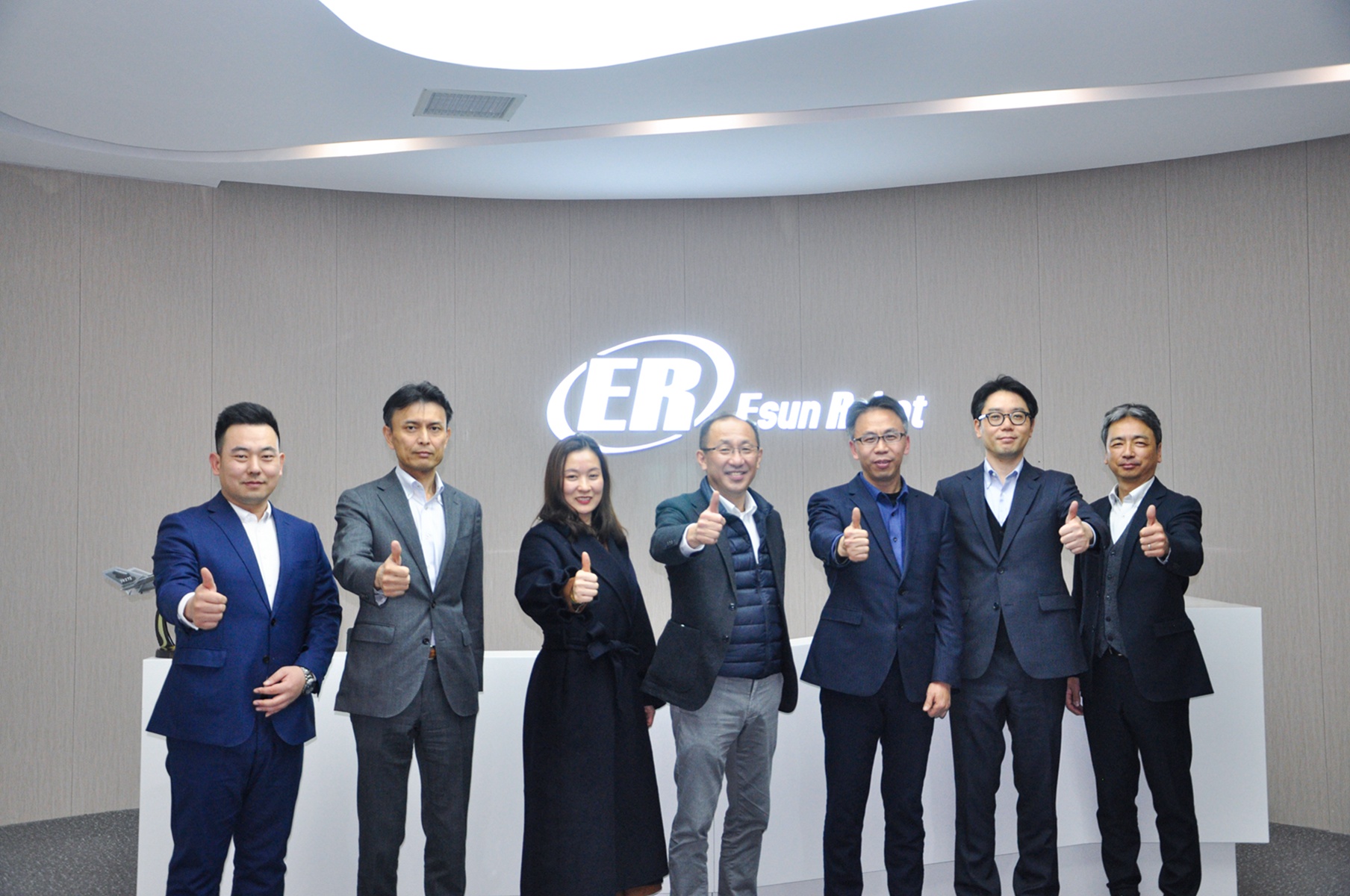 熱烈歡迎EPSON SEC吉野部長一行蒞臨鎰升機(jī)器人！